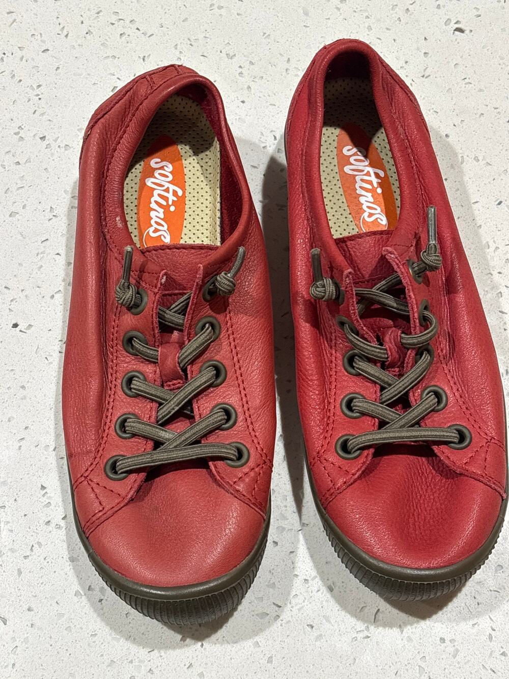 Women’s softinos slip-ons size 6